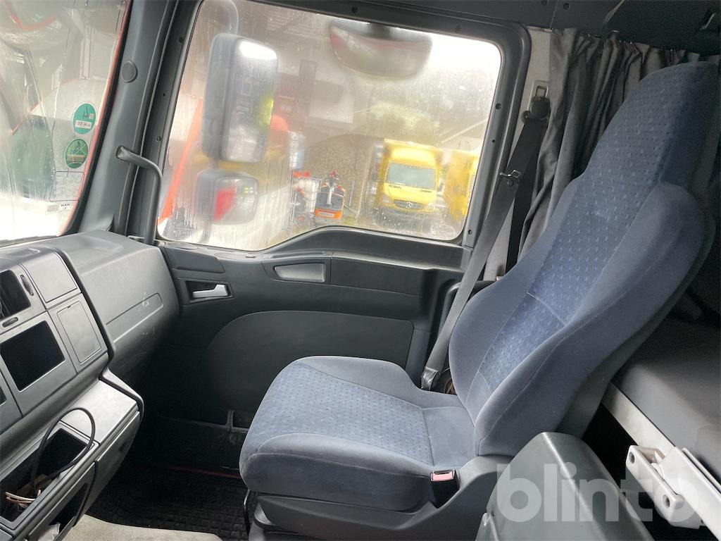 Camión multibasculante MAN TGA 26.430 (2007)