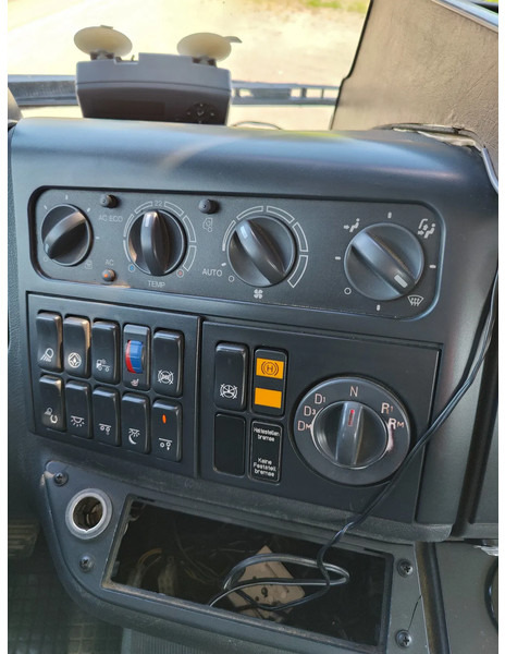 Camión multibasculante MAN TGA 28.310 Container / Fassi F130