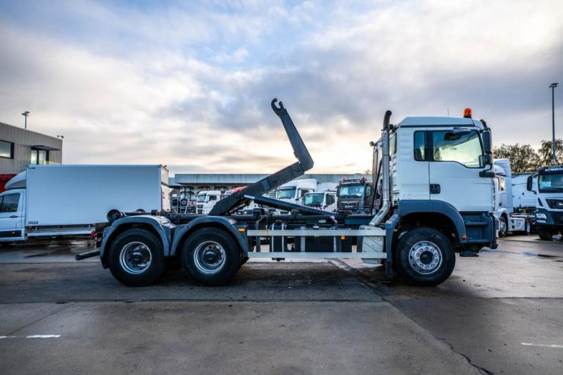 Camión multibasculante MAN TGA 33.360 BB