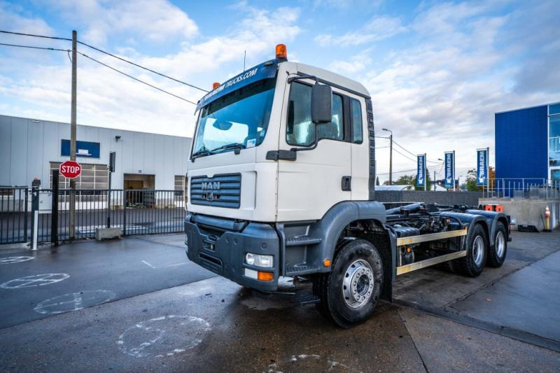 Camión multibasculante MAN TGA 33.360 BB