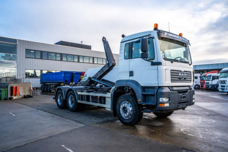 Camión multibasculante MAN TGA 33.360 BB