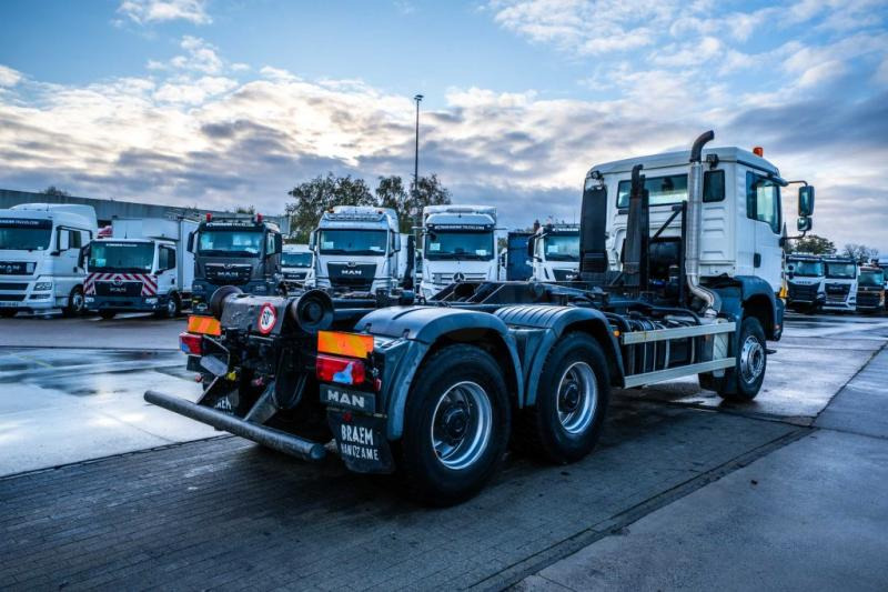 Camión multibasculante MAN TGA 33.360 BB