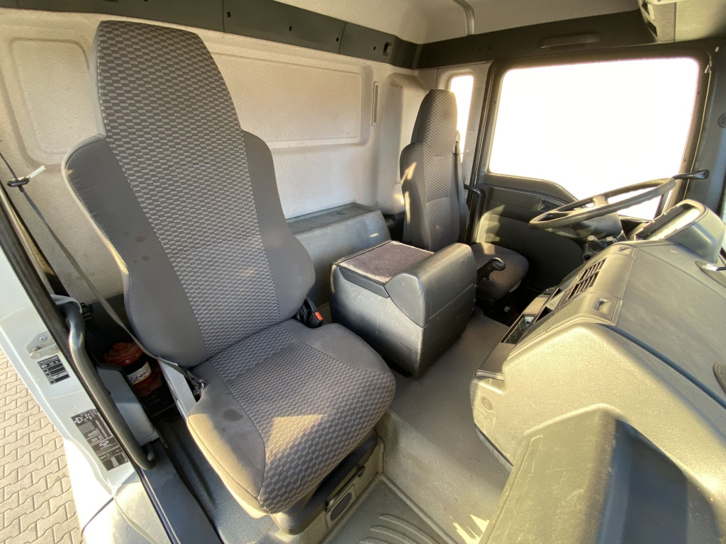 Camión multibasculante MAN TGA 33.390 6x6 BB