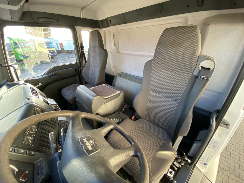 Camión multibasculante MAN TGA 33.390 6x6 BB