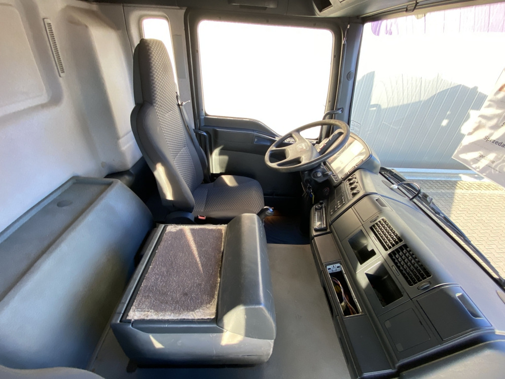 Camión multibasculante MAN TGA 33.390 6x6 BB