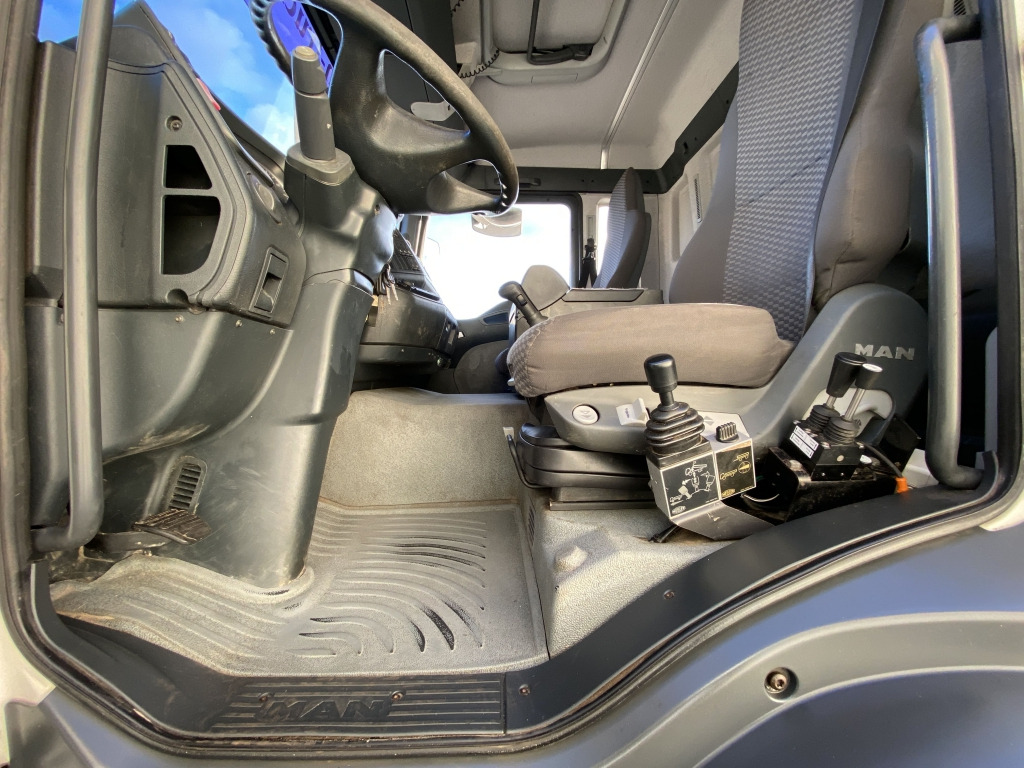 Camión multibasculante MAN TGA 33.390 6x6 BB