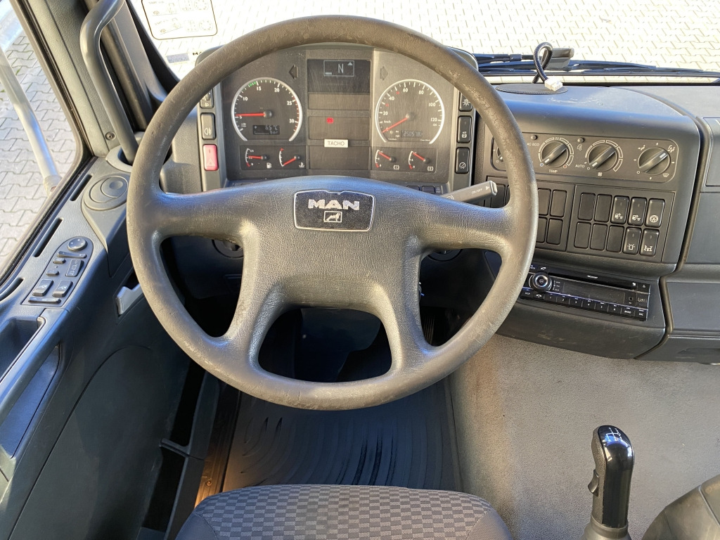 Camión multibasculante MAN TGA 33.390 6x6 BB