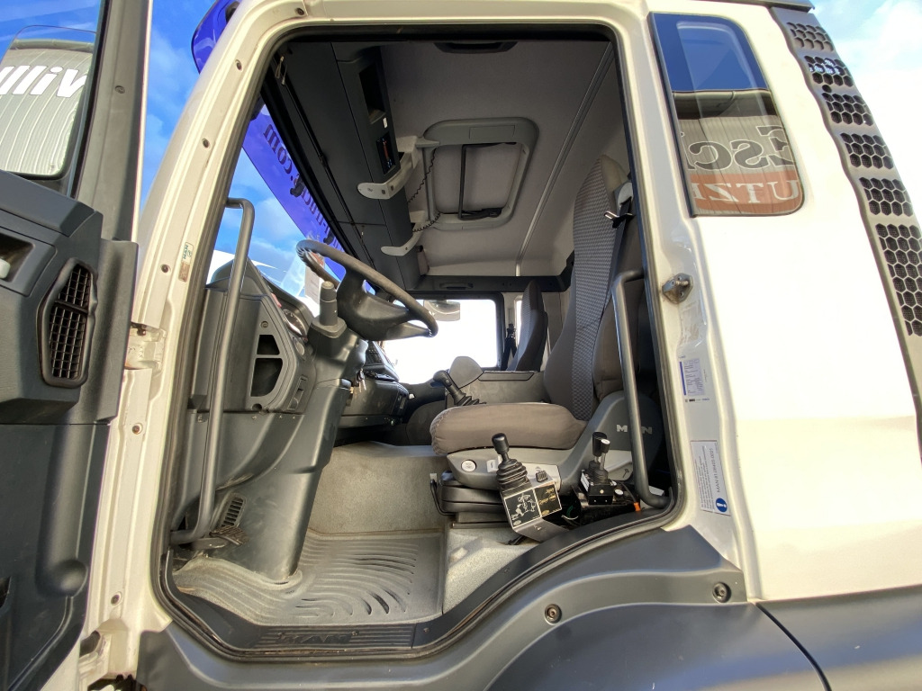 Camión multibasculante MAN TGA 33.390 6x6 BB