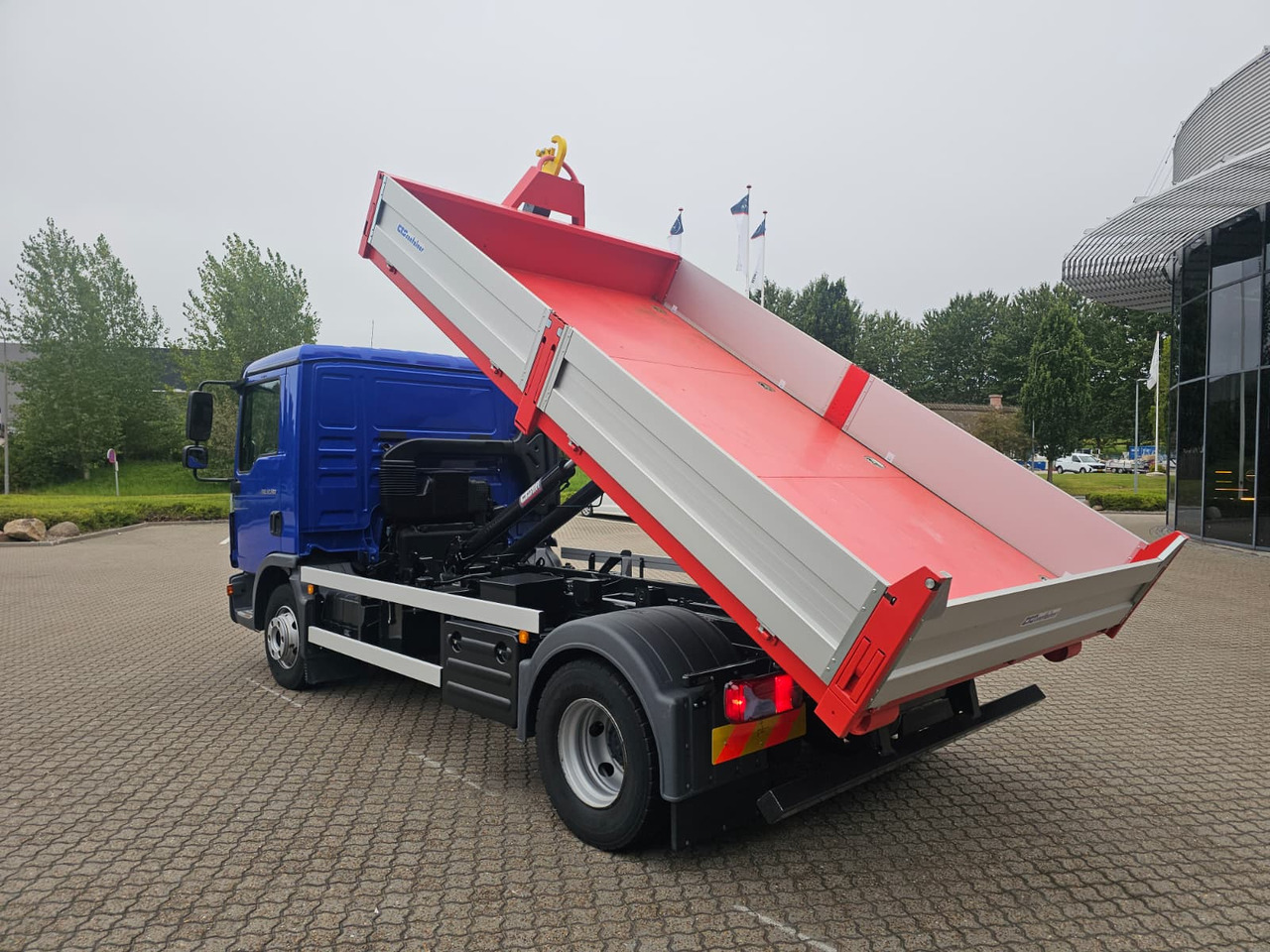 Camión multibasculante MAN TGL 12.190 BL