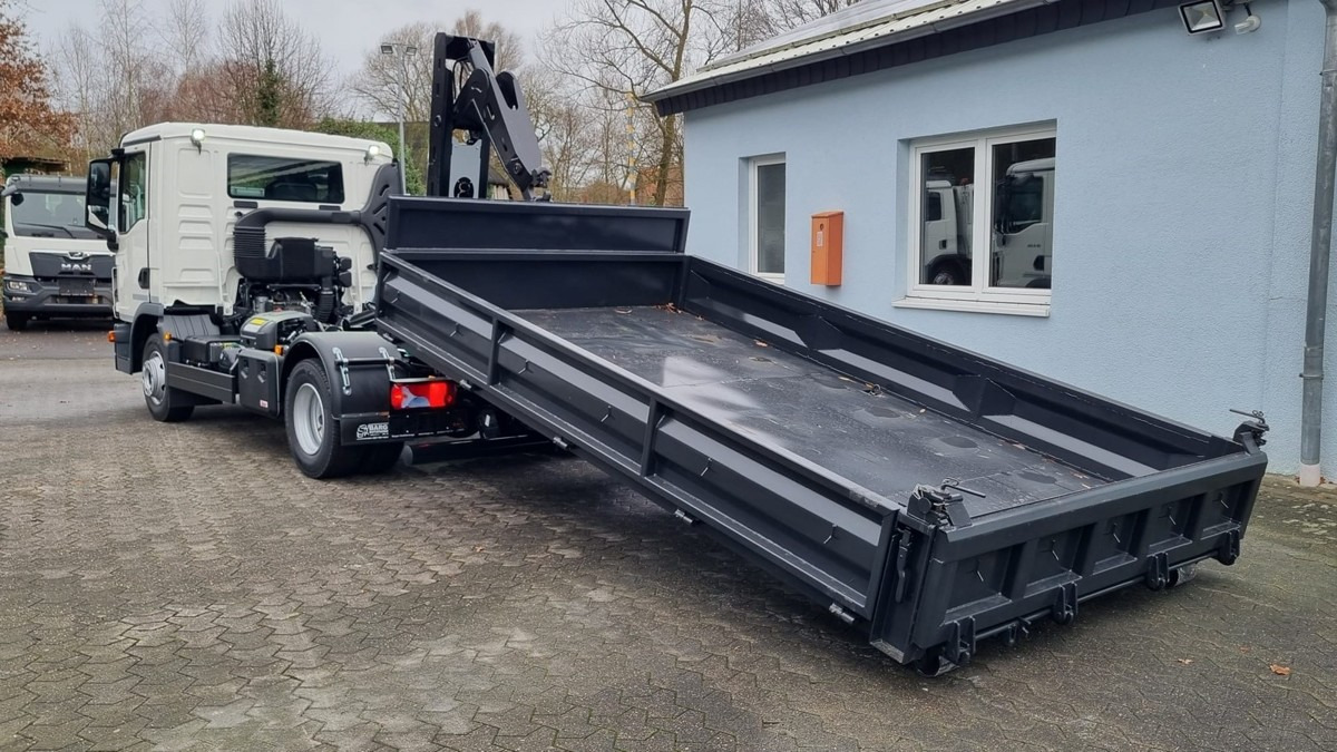 Camión multibasculante MAN TGL 12.220 BL NEU City Abrollkipper 8t TipMatic