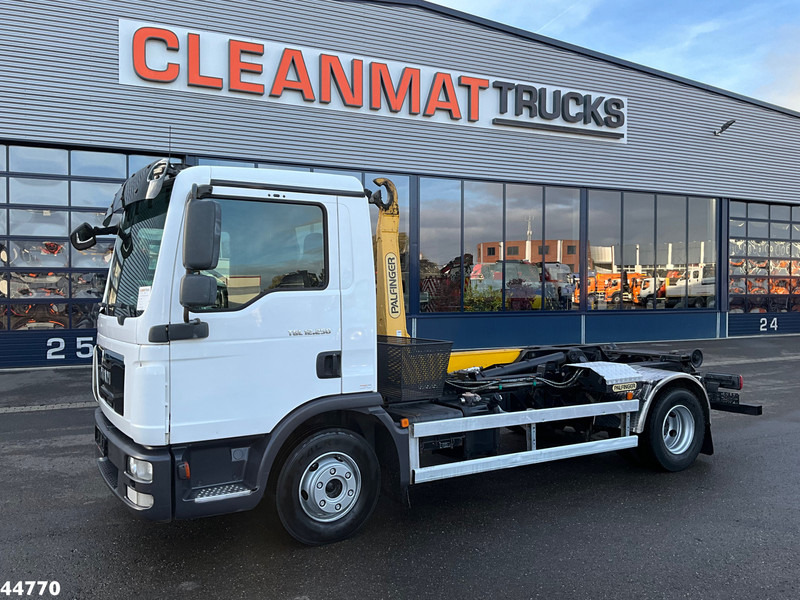Camión multibasculante MAN TGL 12.250 Palfinger haakarmsysteem