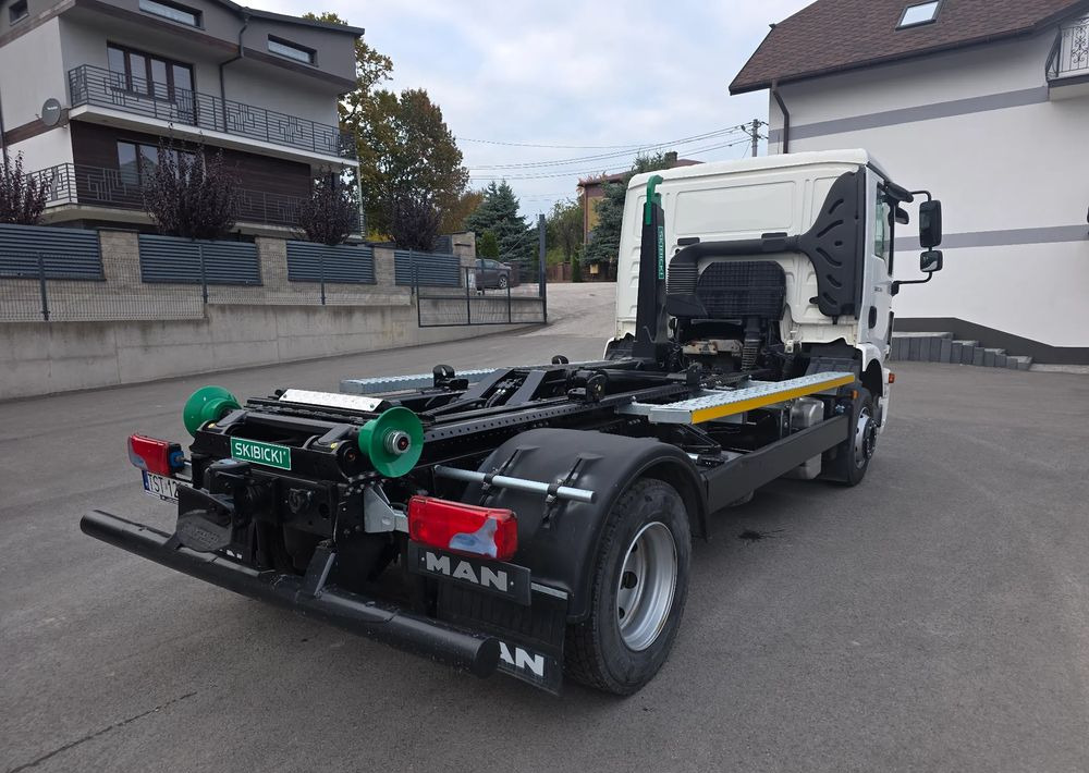 Camión multibasculante MAN TGM 12.290