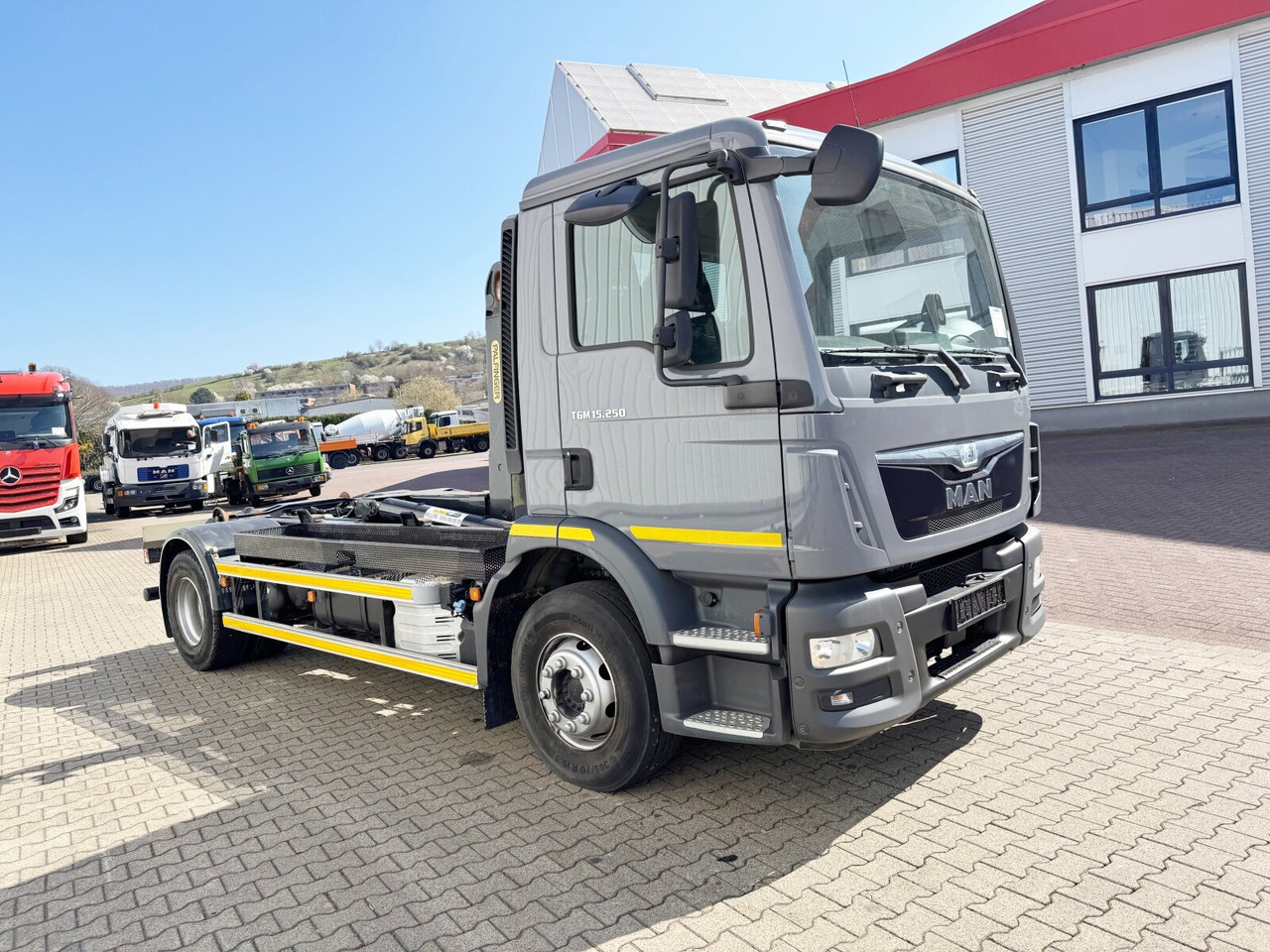 Camión multibasculante MAN TGM 15.250/340 4X2 BL TGM 15.250/340 4X2 BL