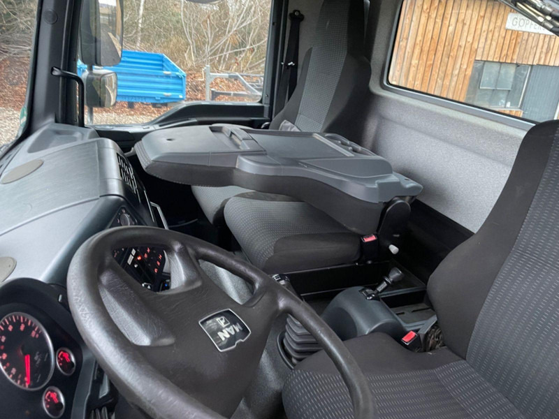 Camión multibasculante MAN TGM 15.250 Hoof lift + Crane