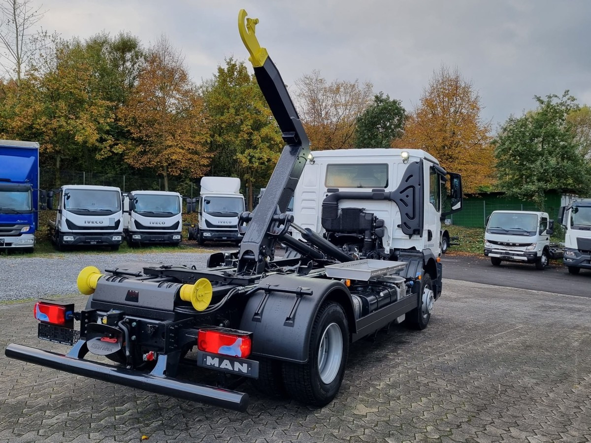 Camión multibasculante MAN TGM 15.290 BL Abrollkipper PowerMatic Standheiz.