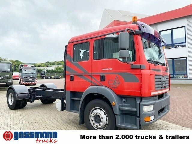 Camión multibasculante MAN TGM 18.280 4x2 BL Doka