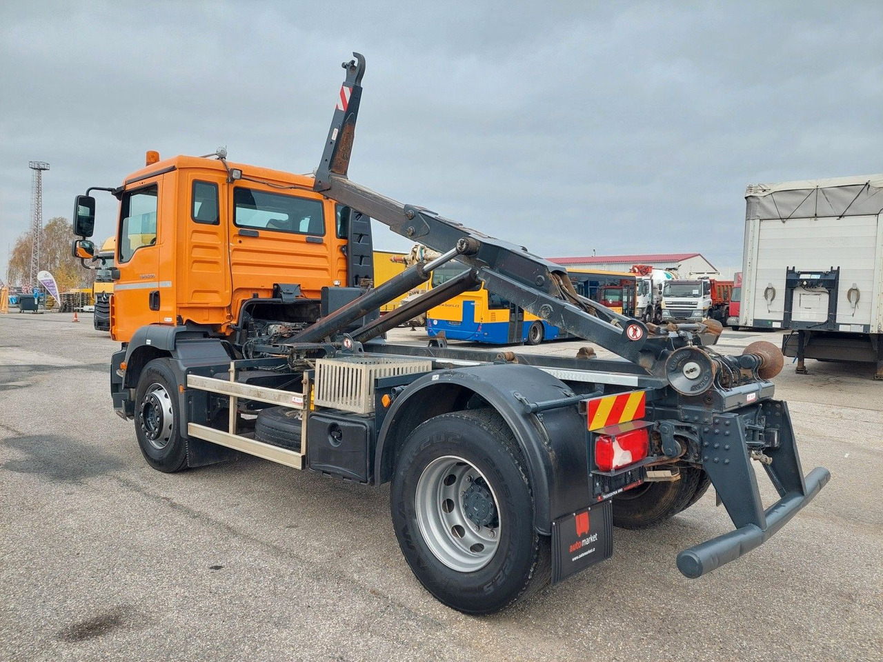 Camión multibasculante MAN TGM 18.290 4X2 BB