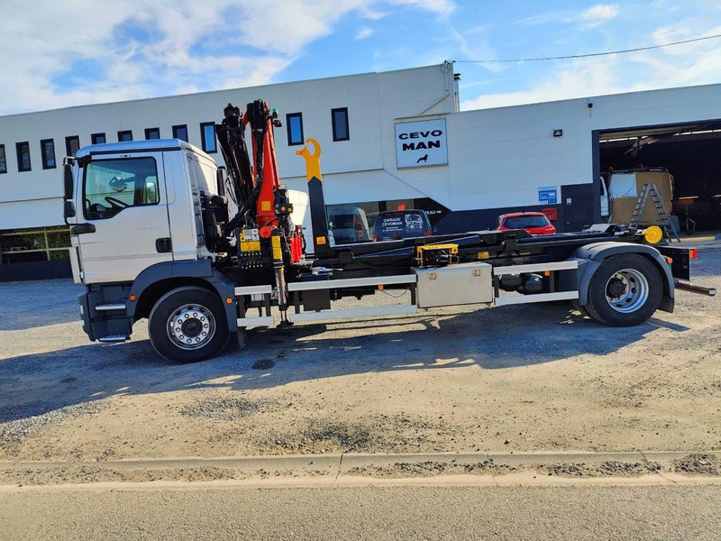Camión multibasculante MAN TGM 18.290 Container + Palfinger PK13001