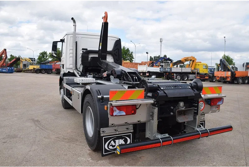 Camión multibasculante MAN TGM 18.320