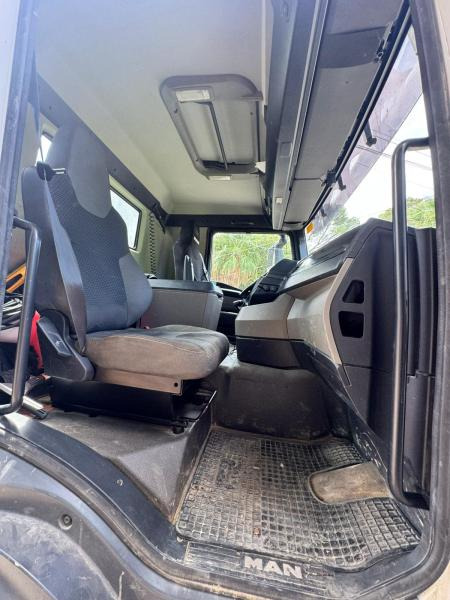 Camión multibasculante MAN TGS 18.360. 4X4