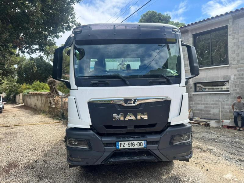 Camión multibasculante MAN TGS 18.360. 4X4