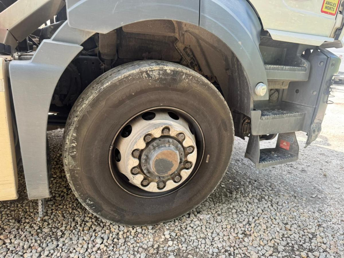 Camión multibasculante MAN TGS 18.360. 4X4