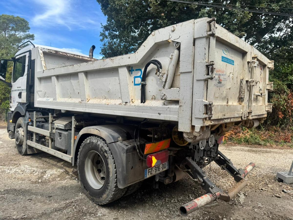 Camión multibasculante MAN TGS 18.360. 4X4