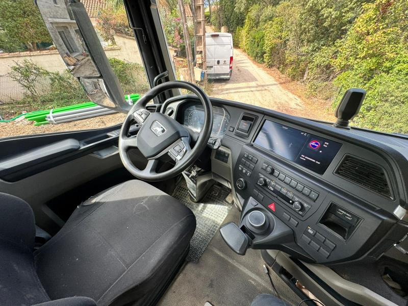 Camión multibasculante MAN TGS 18.360. 4X4
