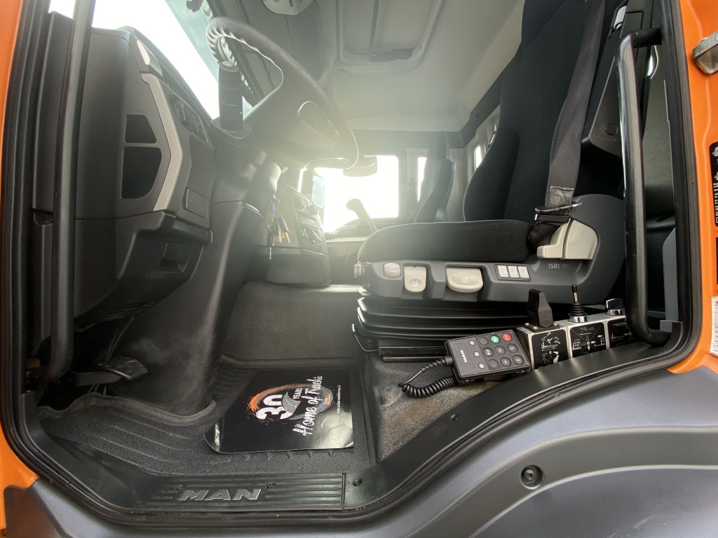 Camión multibasculante MAN TGS 26.400 6x4 H-4 BL