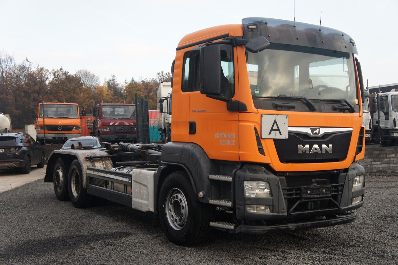 Camión multibasculante MAN TGS 26.420 Abrollkipper Meiller