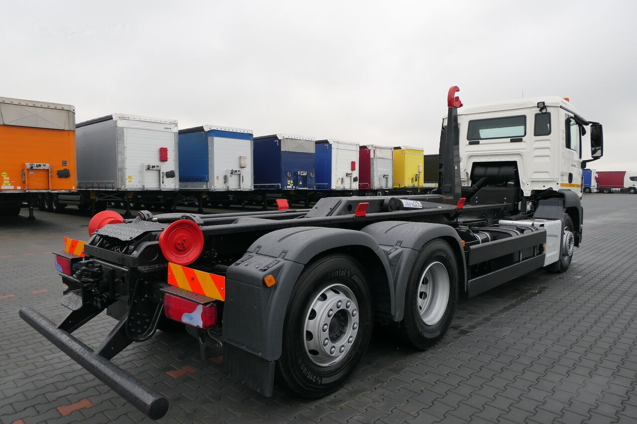 Camión multibasculante MAN TGS 26.420 Hook lift truck 6x2