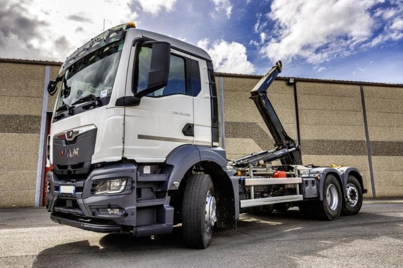 Camión multibasculante MAN TGS 26.430 BL-6x2-4