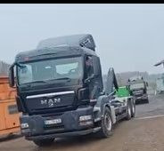 Camión multibasculante MAN TGS 26.440 6x4 – Meiller z systemem HDS (roll-off) + Kontener + Przyczepa – Euro 5