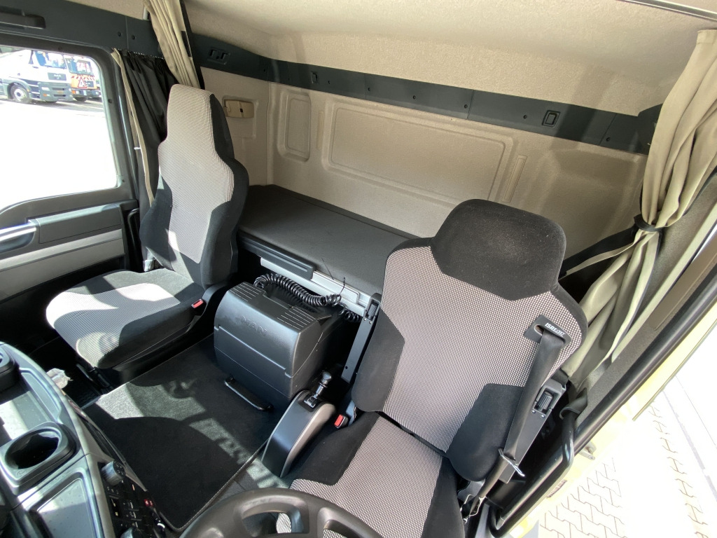 Camión multibasculante MAN TGS 26.460 6x2-4 BL