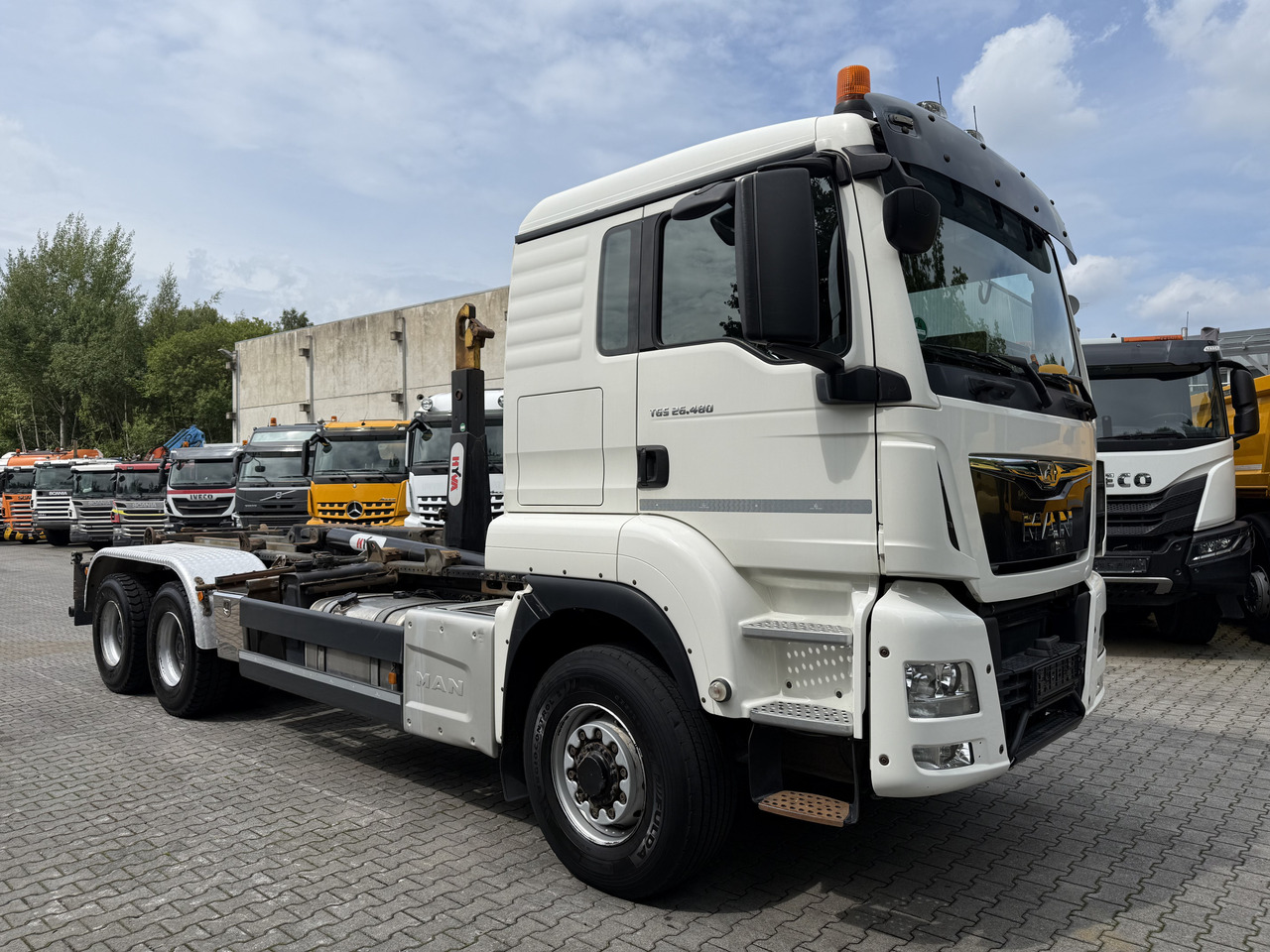 Camión multibasculante MAN TGS 26.480 6X6H Haken