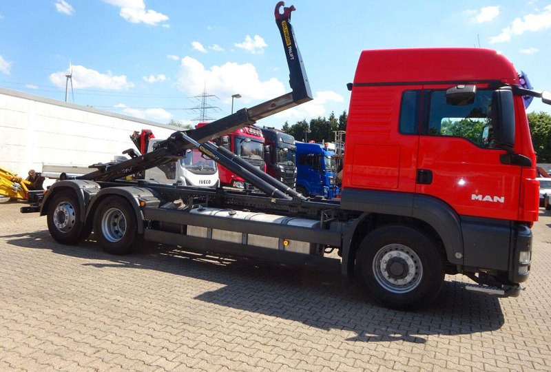 Camión multibasculante MAN TGS 26.480 Hook lift truck 6x2