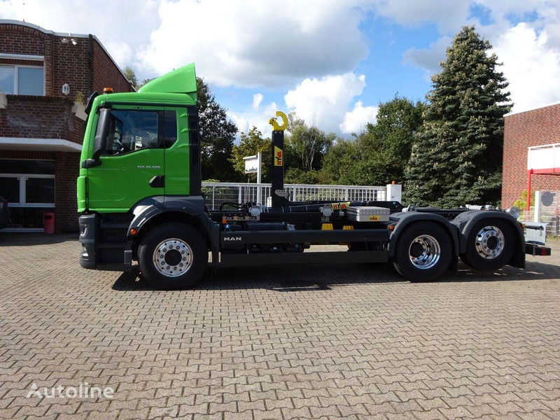 Camión multibasculante MAN TGS 26.520 Hook lift