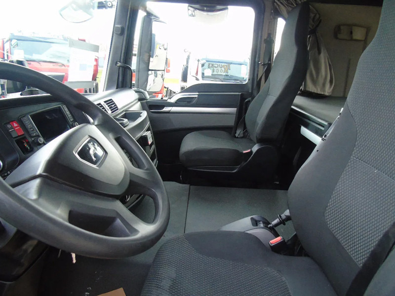 Camión multibasculante MAN TGS 28.470 + 20T hook + 6x2