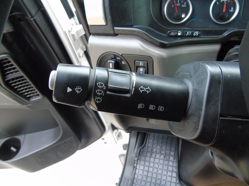 Camión multibasculante MAN TGS 28.470 + 20T hook + 6x2