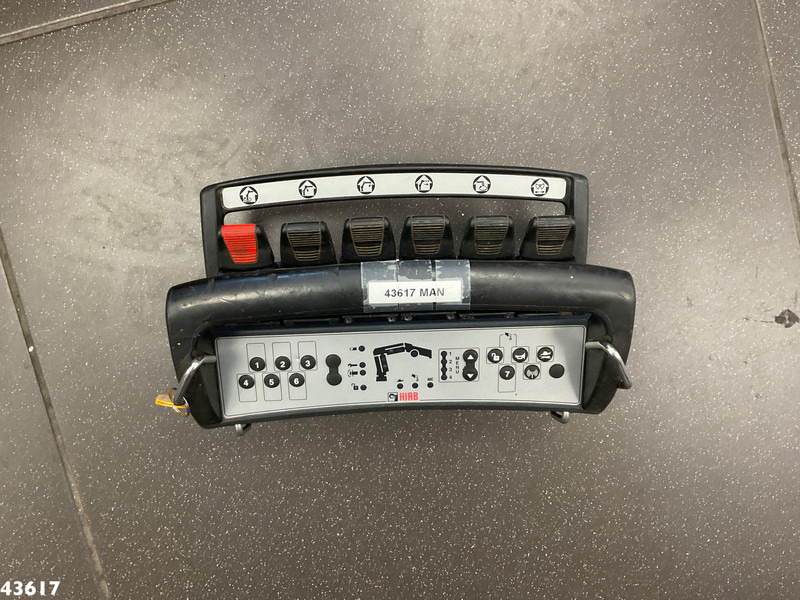 Camión multibasculante MAN TGS 32.470 8x4 Euro 6 Hiab 22 Tonmeter laadkraan Just 68.765 Km!