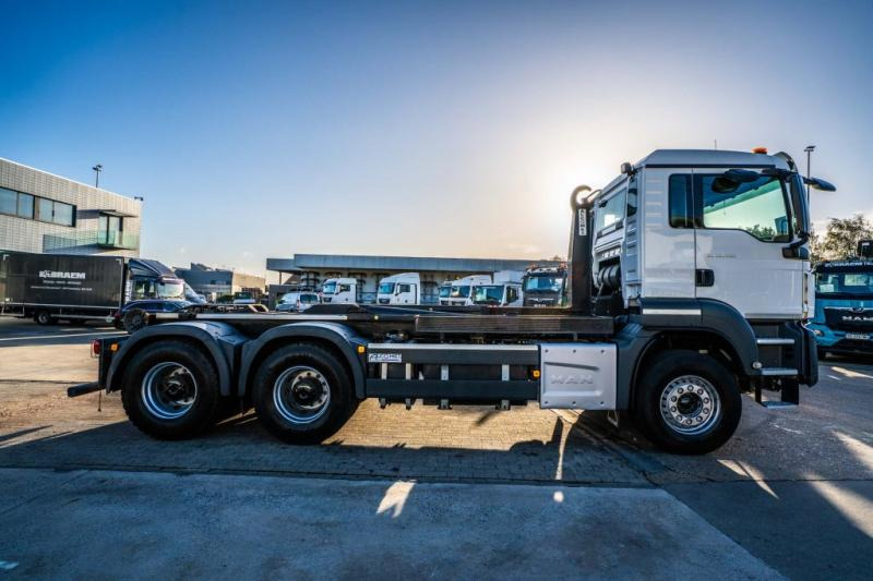 Camión multibasculante MAN TGS 33.430 BL