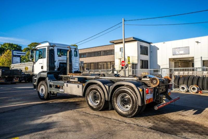 Camión multibasculante MAN TGS 33.430 BL