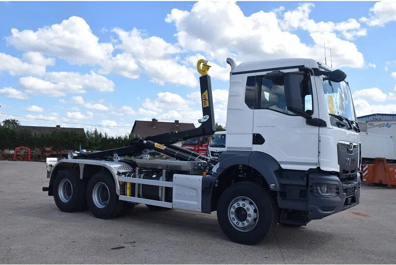 Camión multibasculante MAN TGS 33.440