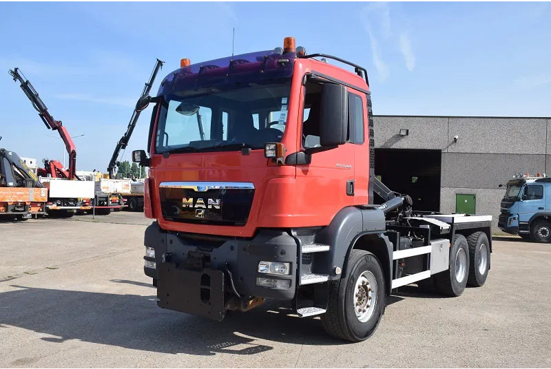 Camión multibasculante MAN TGS 33.440