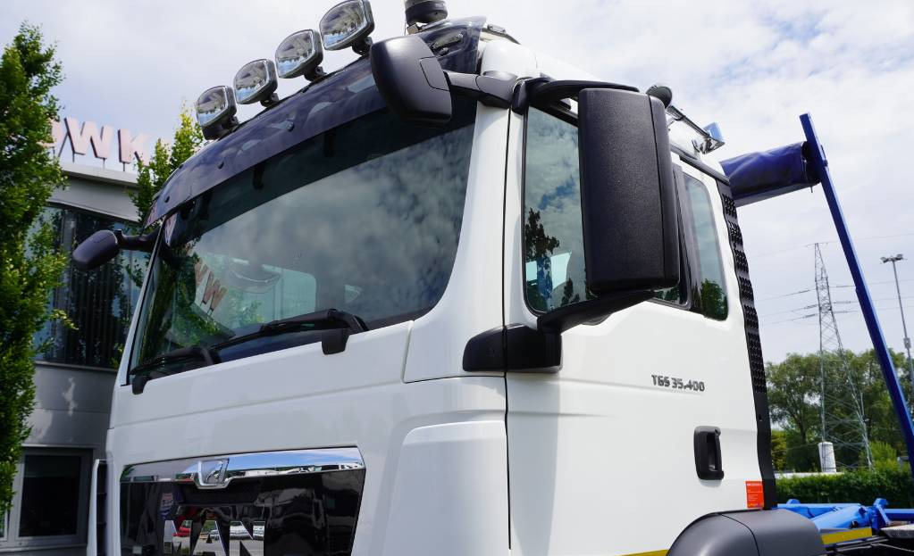 Camión multibasculante MAN TGS 35.400 8×4 HYVA LIFT 32.56 SE hooklift