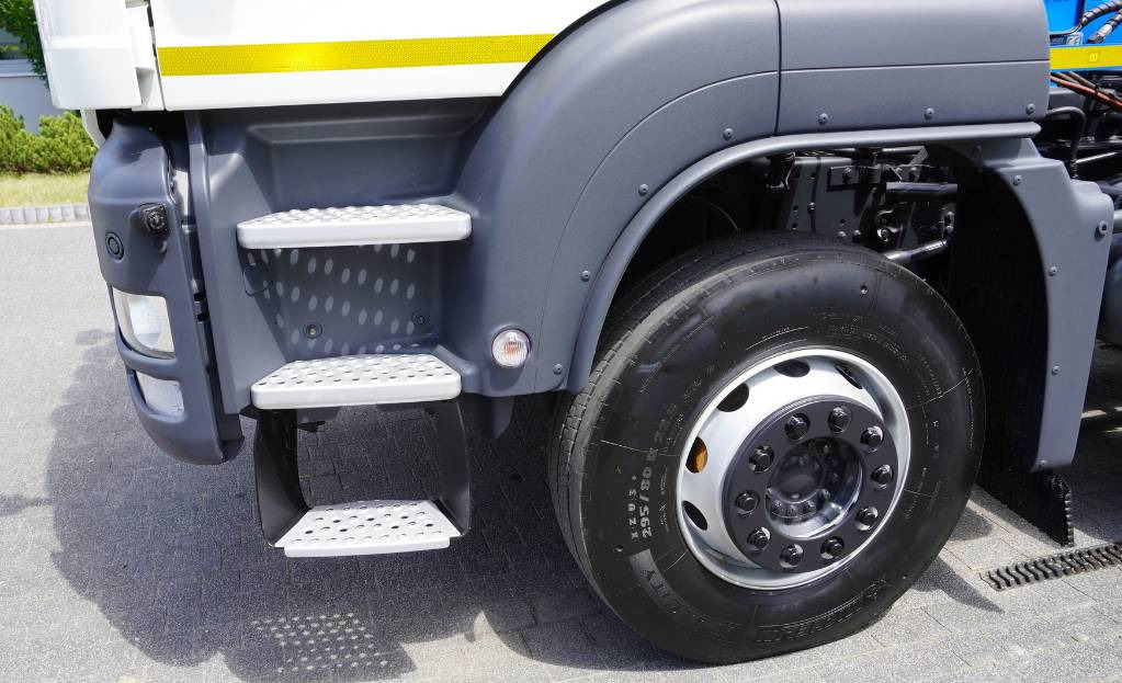 Camión multibasculante MAN TGS 35.400 8×4 HYVA LIFT 32.56 SE hooklift