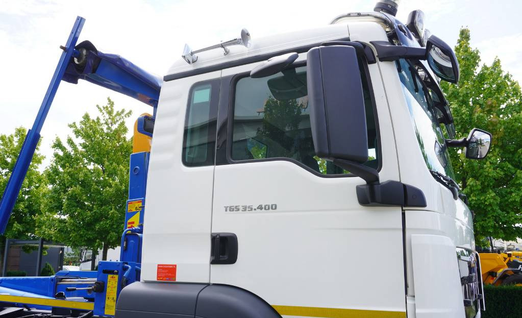 Camión multibasculante MAN TGS 35.400 8×4 HYVA LIFT 32.56 SE hooklift