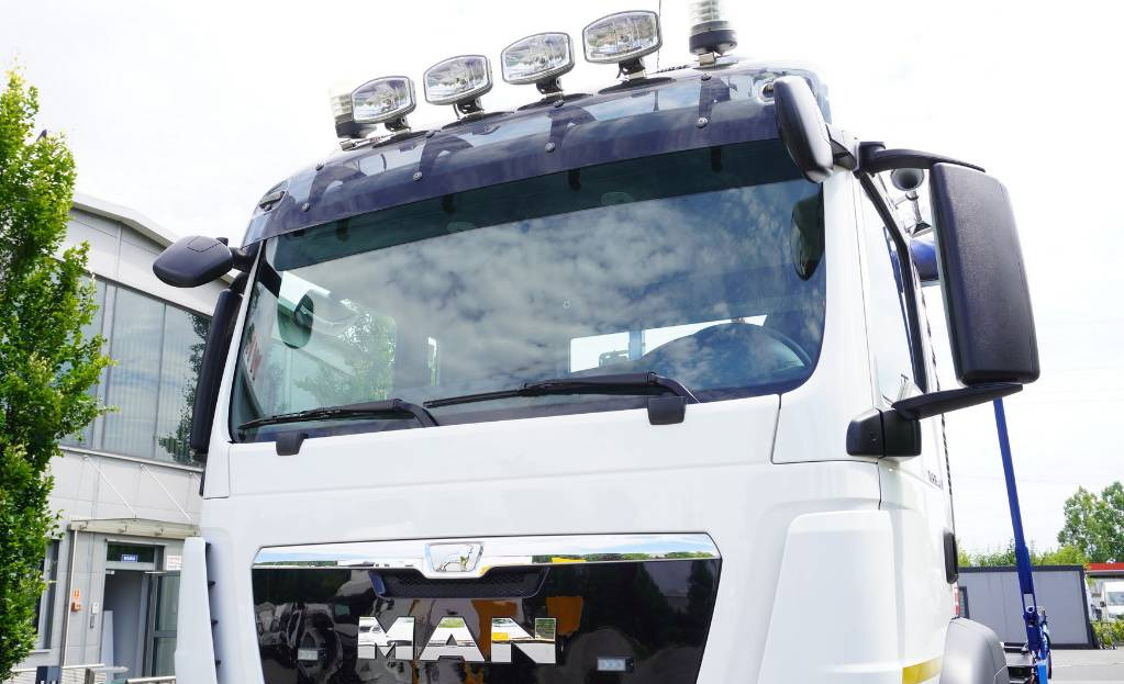 Camión multibasculante MAN TGS 35.400 8×4 HYVA LIFT 32.56 SE hooklift