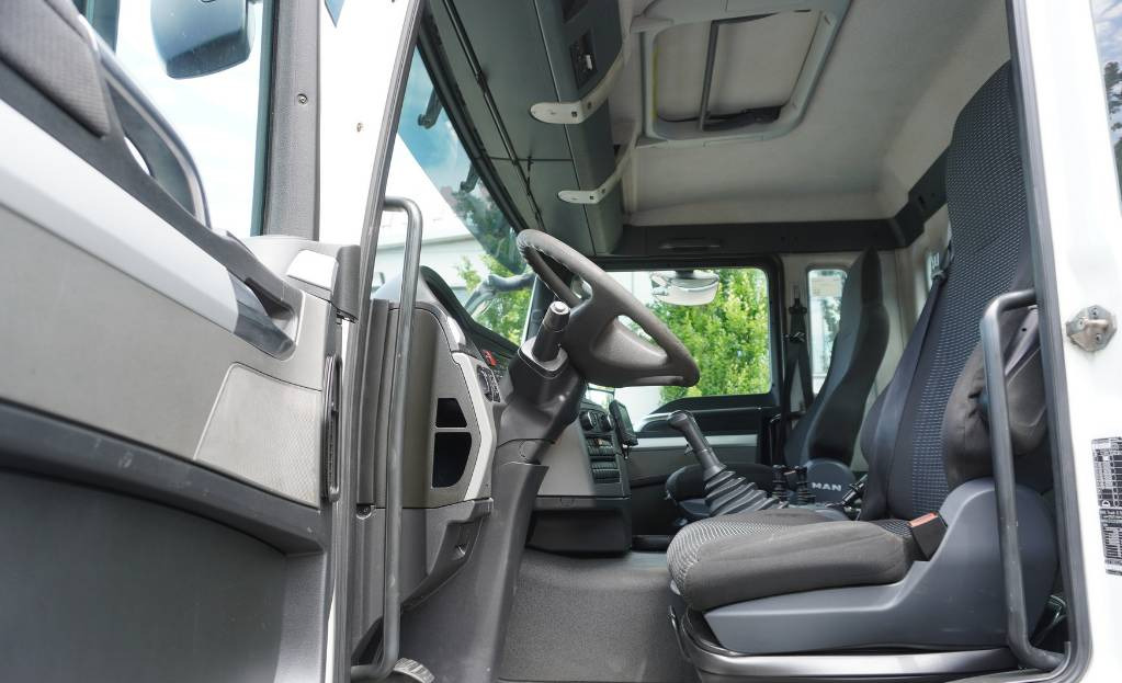 Camión multibasculante MAN TGS 35.400 8×4 HYVA LIFT 32.56 SE hooklift