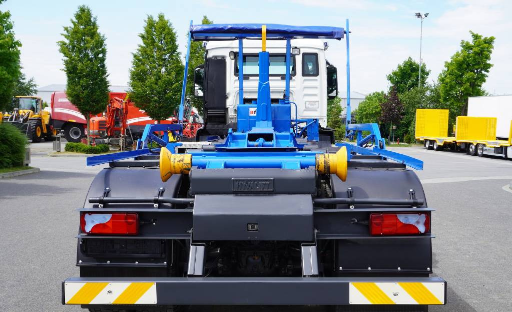 Camión multibasculante MAN TGS 35.400 8×4 HYVA LIFT 32.56 SE hooklift
